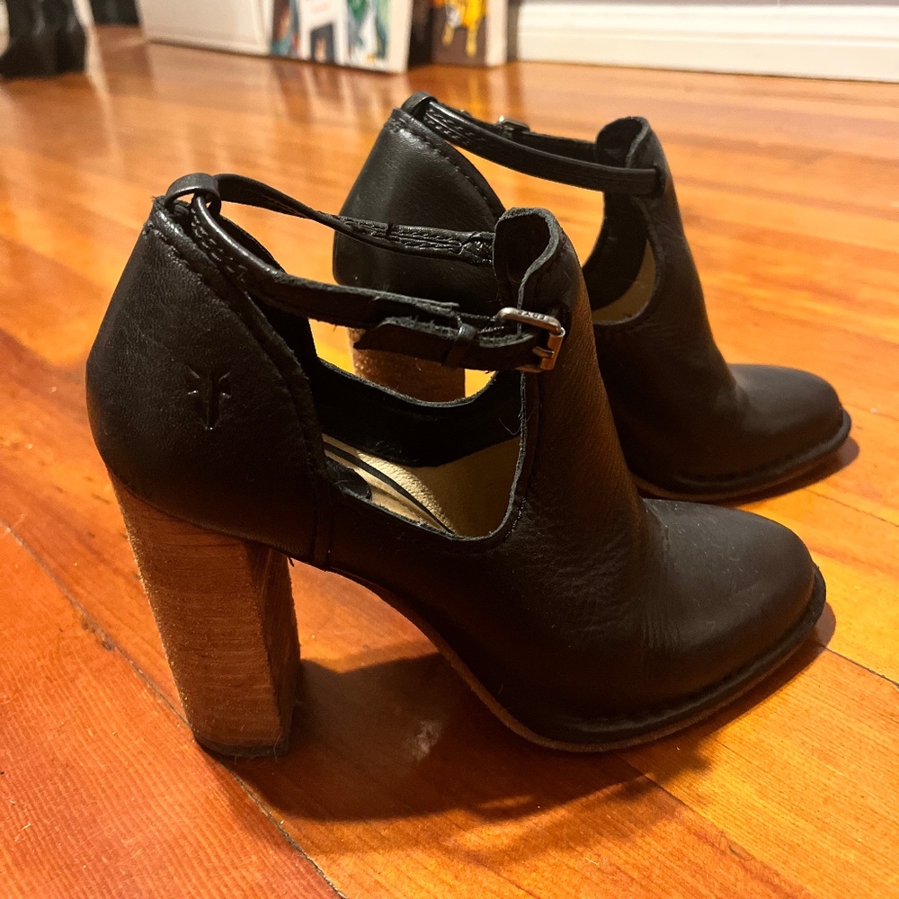 FRYE Heeled open booties